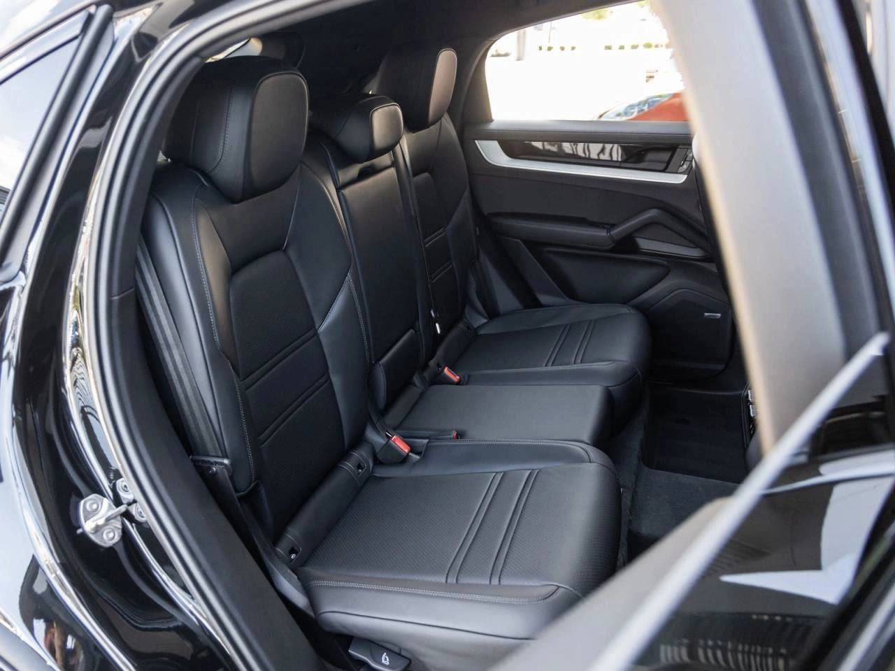 2025 Porsche Cayenne S E-Hybrid Coupe