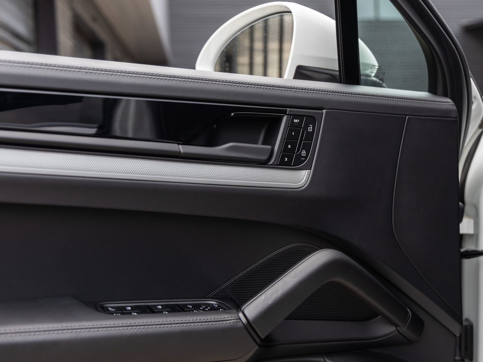 2025 Porsche Cayenne S E-Hybrid Coupe