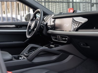 2025 Porsche Cayenne S E-Hybrid Coupe