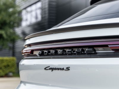 2025 Porsche Cayenne S E-Hybrid Coupe