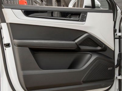 2025 Porsche Cayenne S E-Hybrid Coupe