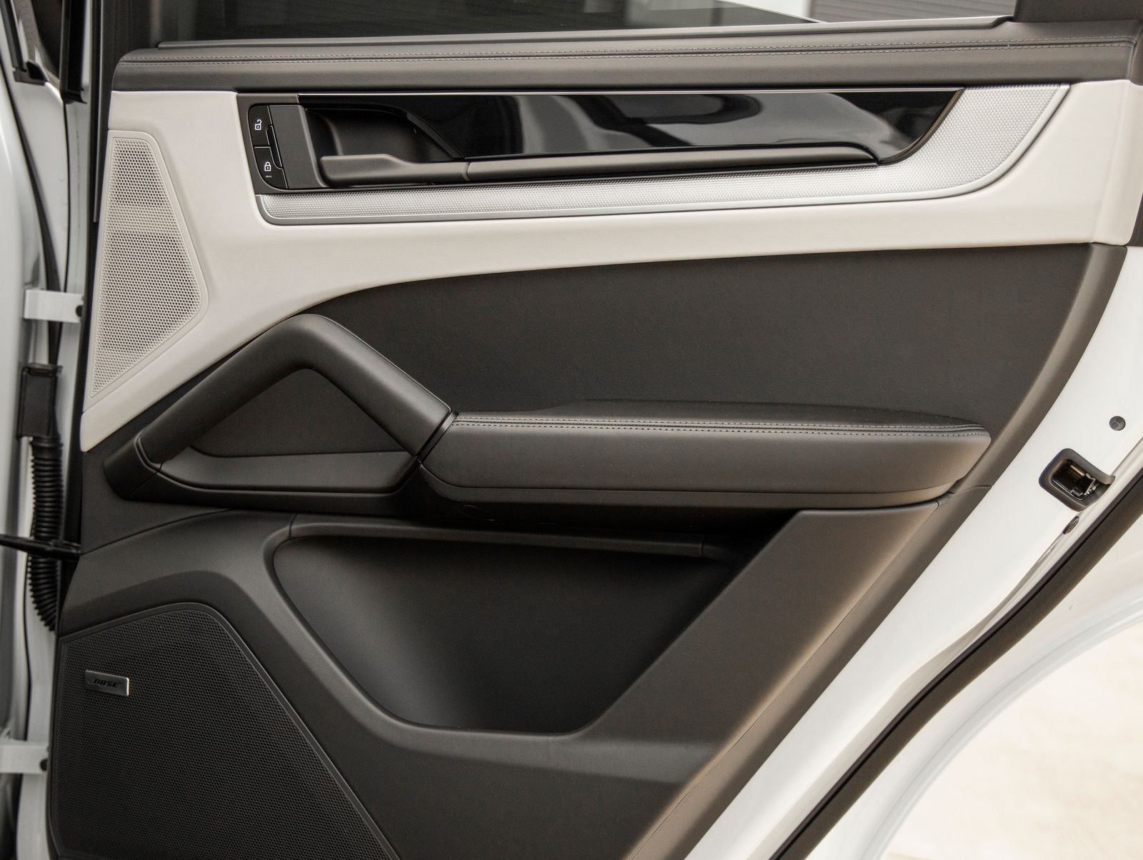 2025 Porsche Cayenne S E-Hybrid Coupe