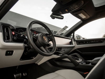 2025 Porsche Cayenne S E-Hybrid Coupe