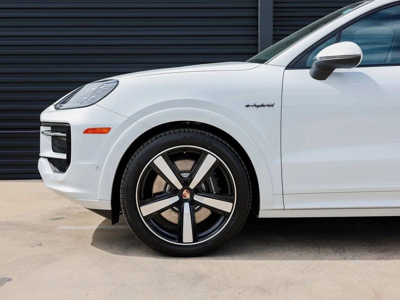 2025 Porsche Cayenne S E-Hybrid Coupe