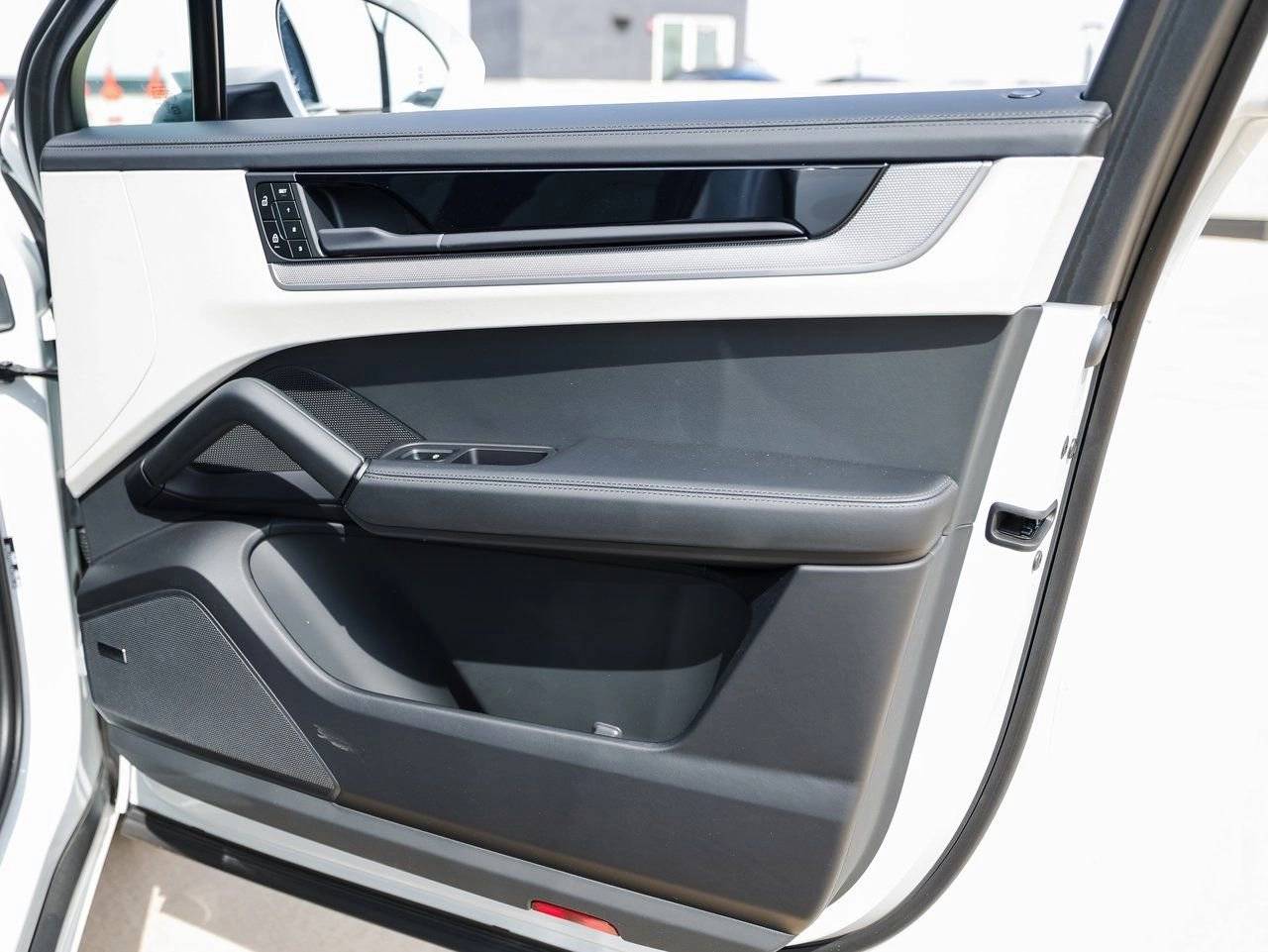 2025 Porsche Cayenne S E-Hybrid Coupe