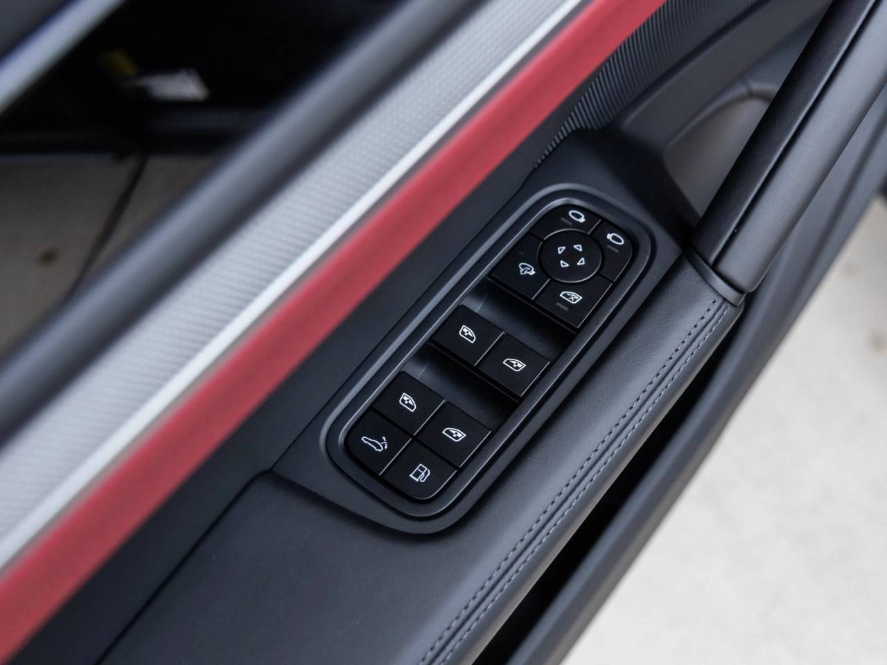 2025 Porsche Cayenne S E-Hybrid Coupe
