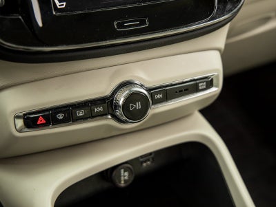 2021 Volvo XC40 Momentum