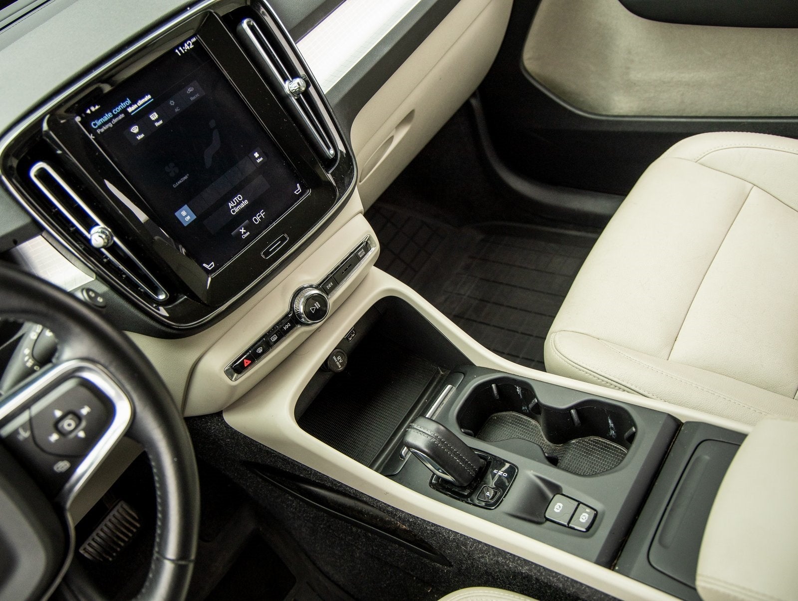 2021 Volvo XC40 Momentum