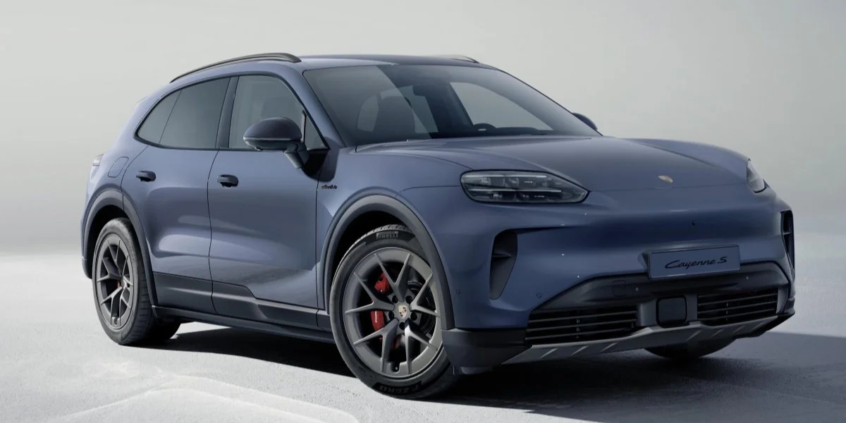 Rear three-quarter view of %(YEAR) Porsche %(MODEL).